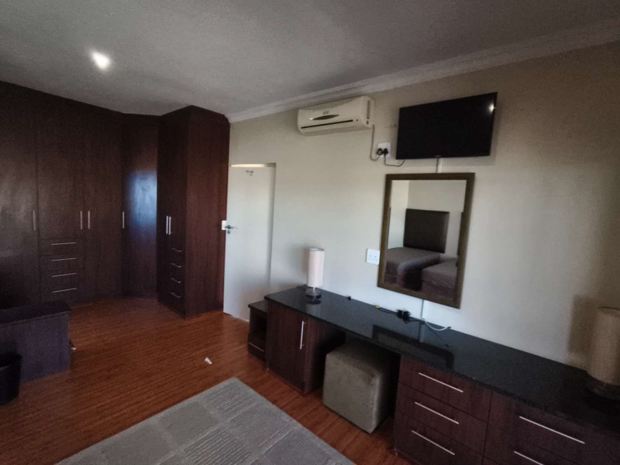 5 Bedroom Property for Sale in Blueberry Hill Western Cape